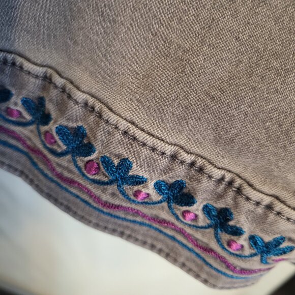 Embroidered Distressed Denim Jacket Gray Coldwater Creek Plus Size 2XL Grunge - Picture 4 of 11